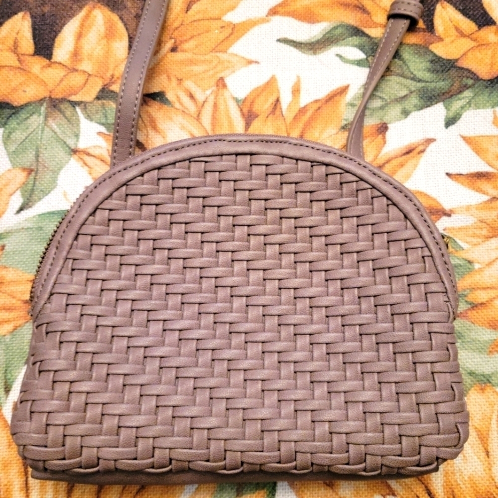 Street Level Crossbody - Picture 2 of 6